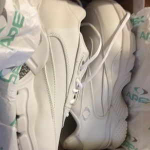 🌞 Like new  apex sneakers 🌞